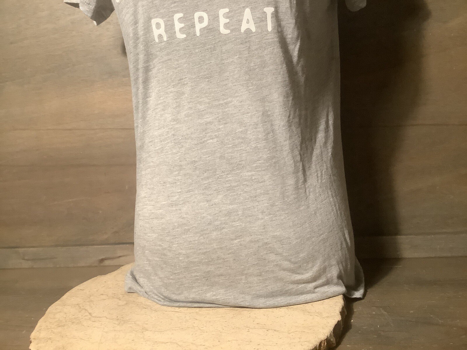 ZOE + LIV WOMENS GRAY TEE SHIRT “GET UP BE AWESOME REPEAT” ROUNDED HEM SMALL