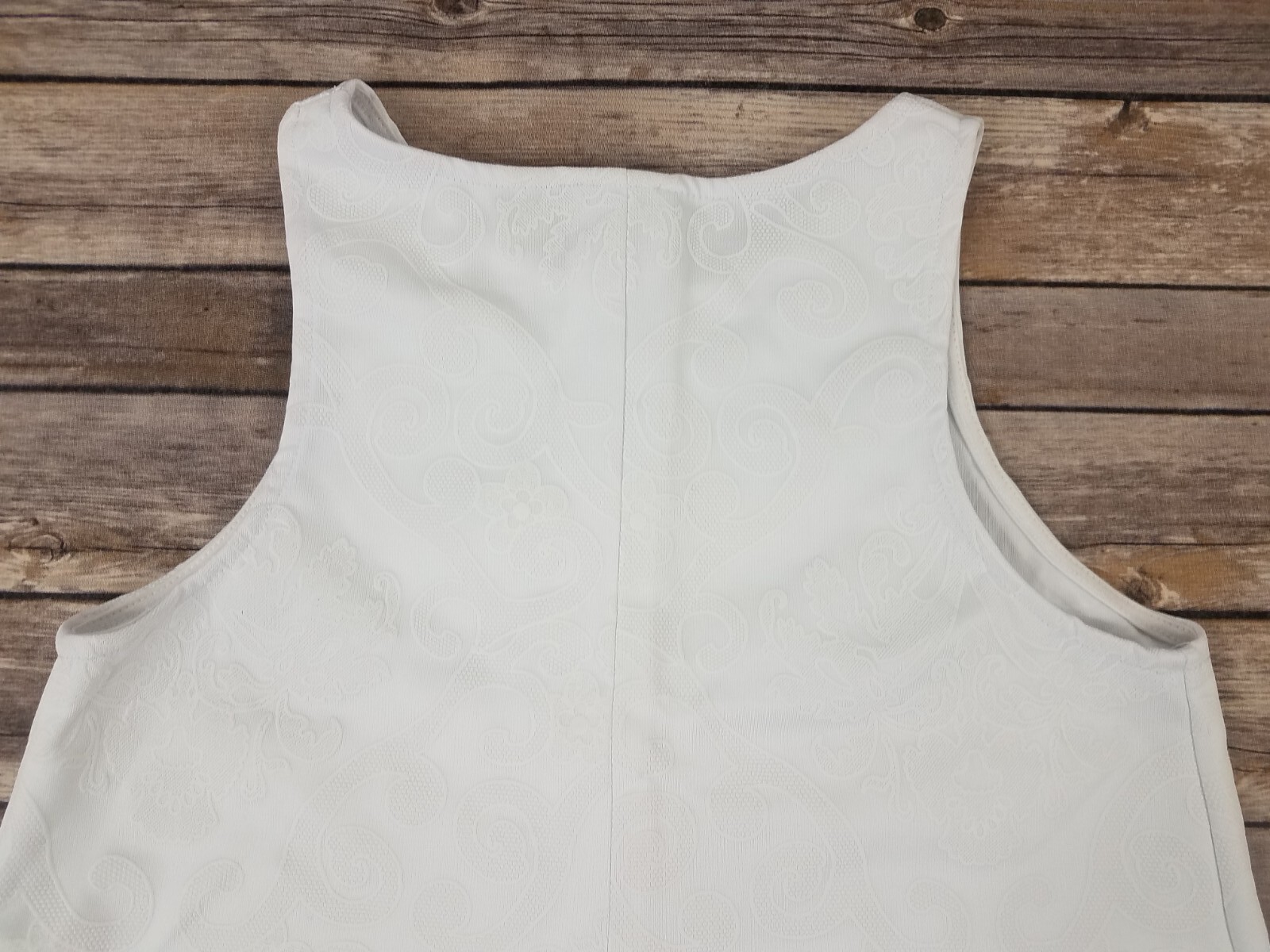Lily White Cropped Top Women Size S White Floral Sleeveless Beach New