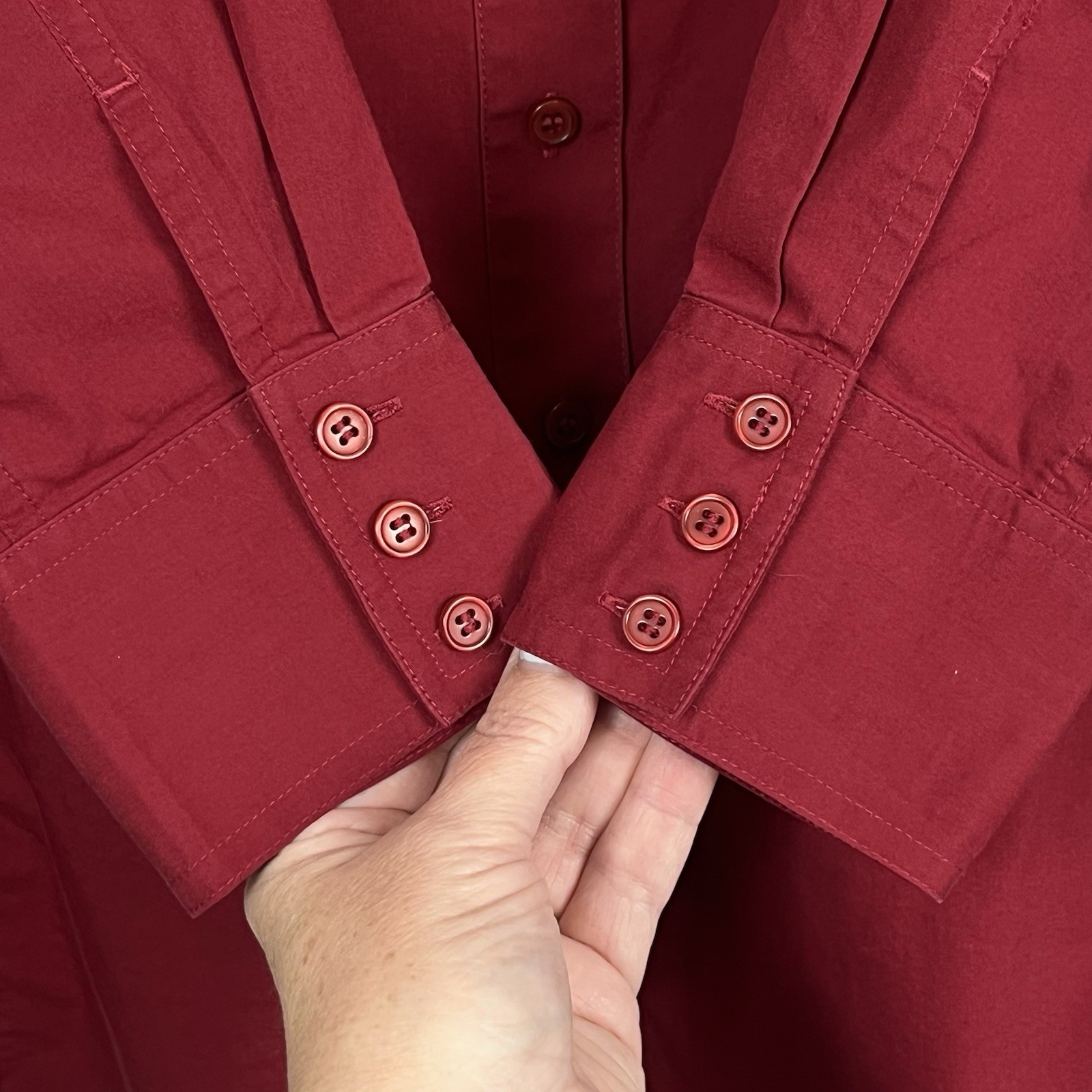 Chico’s red poly cotton spandex button front tunic length shirt, large.