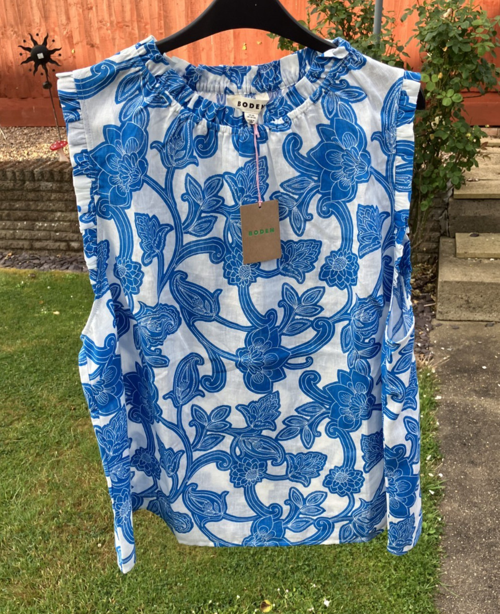 Boden Sophie ruffle linen top size 4 – blue & white colour -T1756 – b95 ___