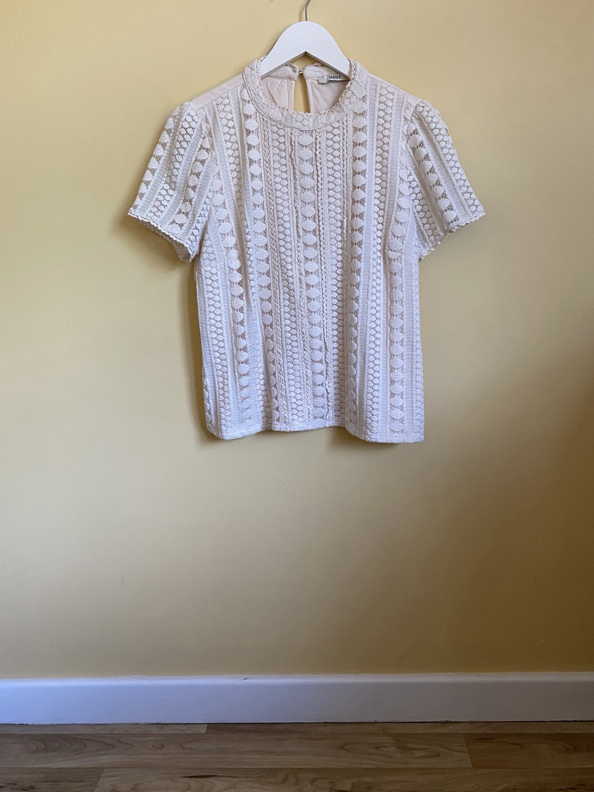 Oasis Cream Cream Lace High Neck Short Sleeve Top – Size Large Night Out Party
