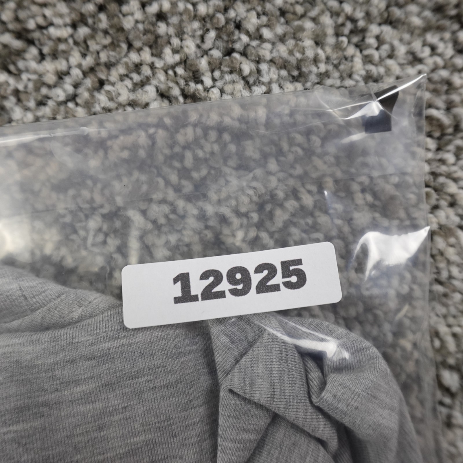 NEW Under Armour Shirt Womens L Gray Loose Performance Long Sleeve Athletic Gym