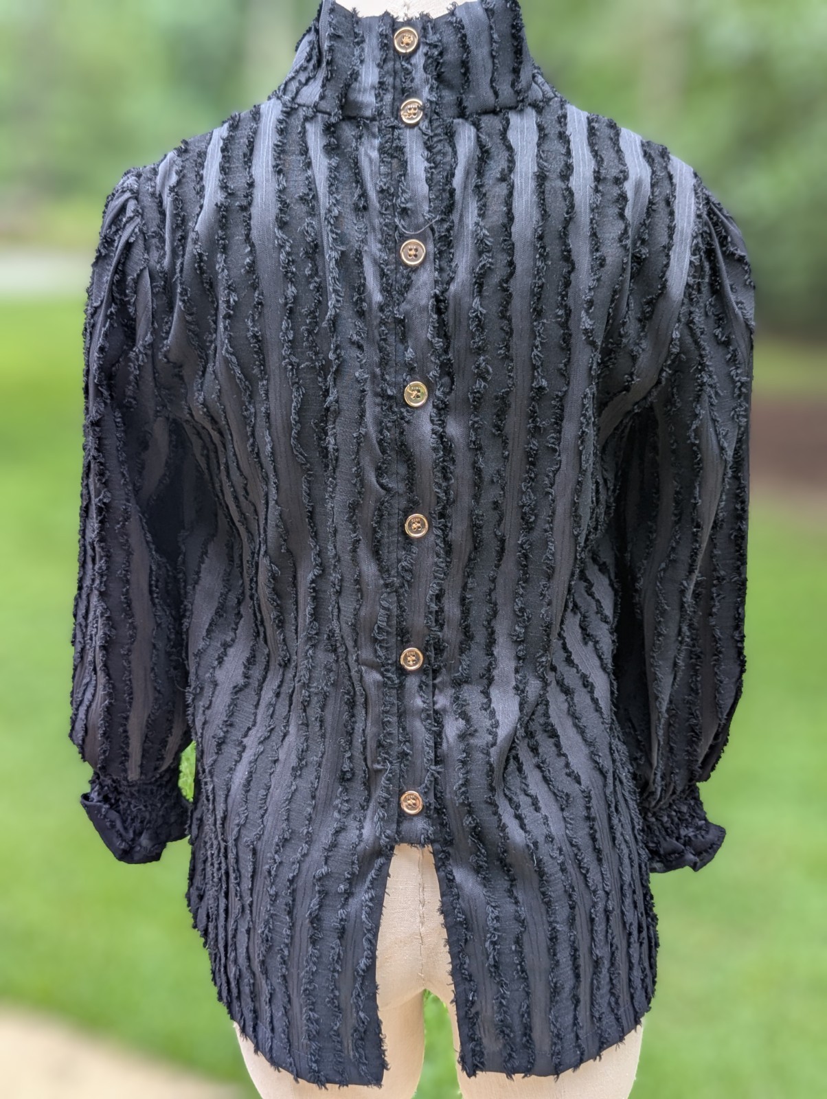BURU XS Women 2pc Black Eyelash Fringe Ruffled Neck Button Closure Flowy Cuffed