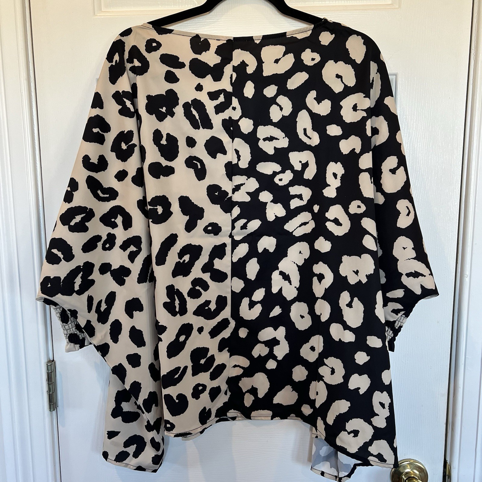 Women’s Size medium Oddy Brand Boutique Brand Blouse