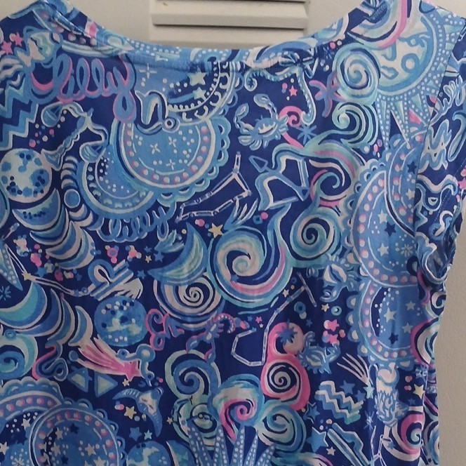 Lilly Pulitzer Women’s M Blue/Pink/White Abstract Octopus Henley V-Neck Top