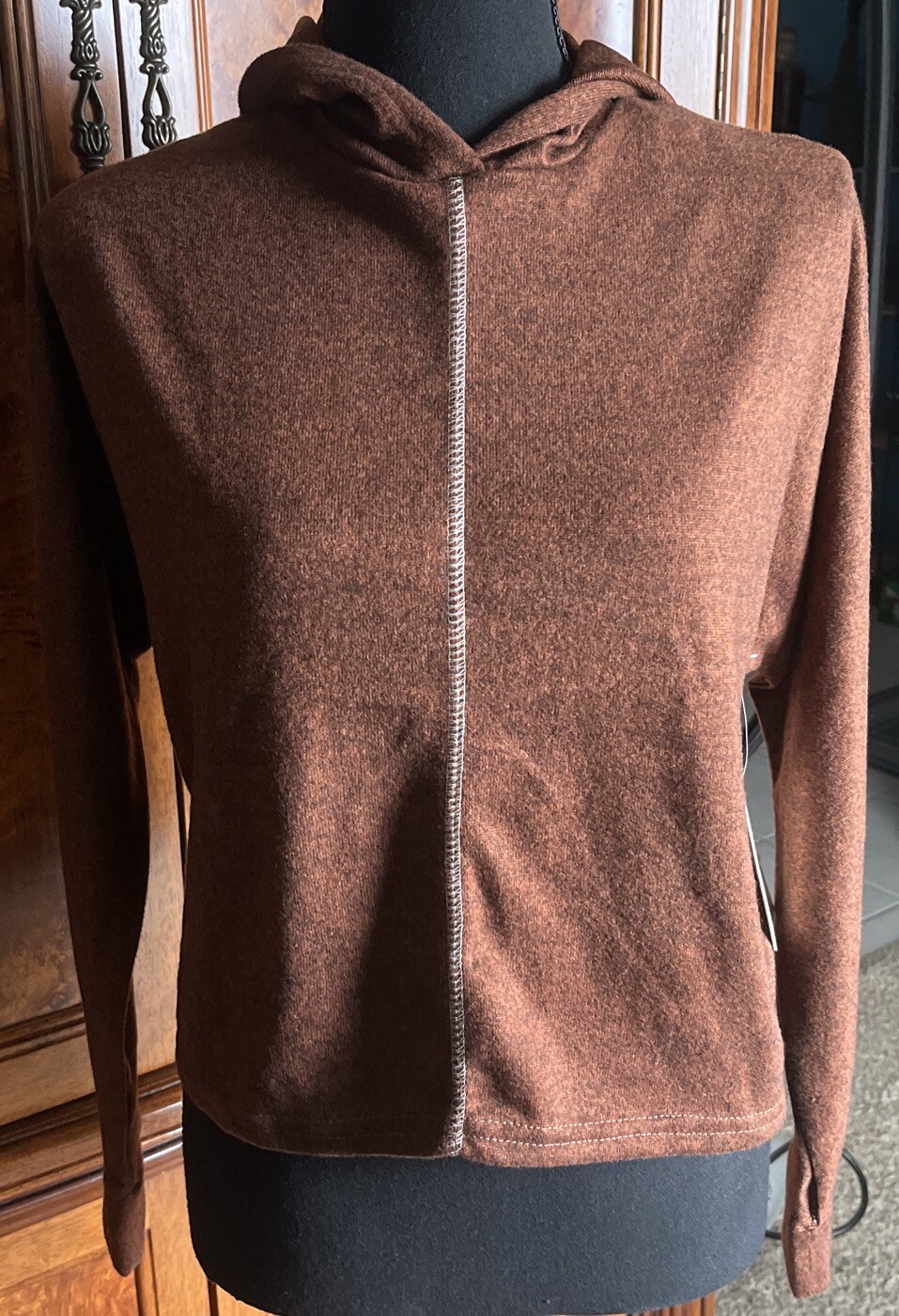 No comment Brown Hooded Thin Sweatshirt Size Medium Soft NWT