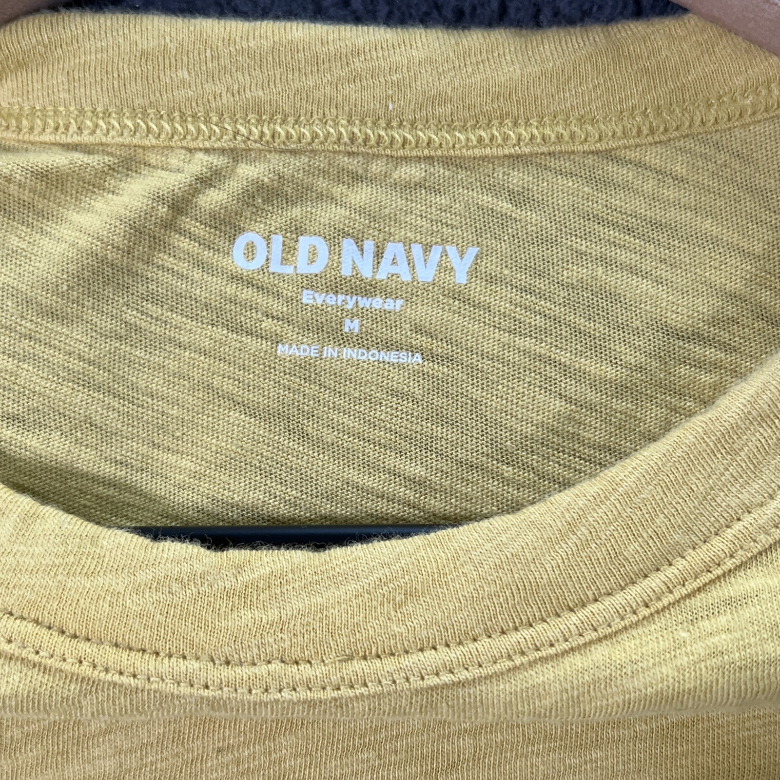 Old Navy Everywear Women’s T-Shirt Medium Everyone Loves the Sunshine Yellow
