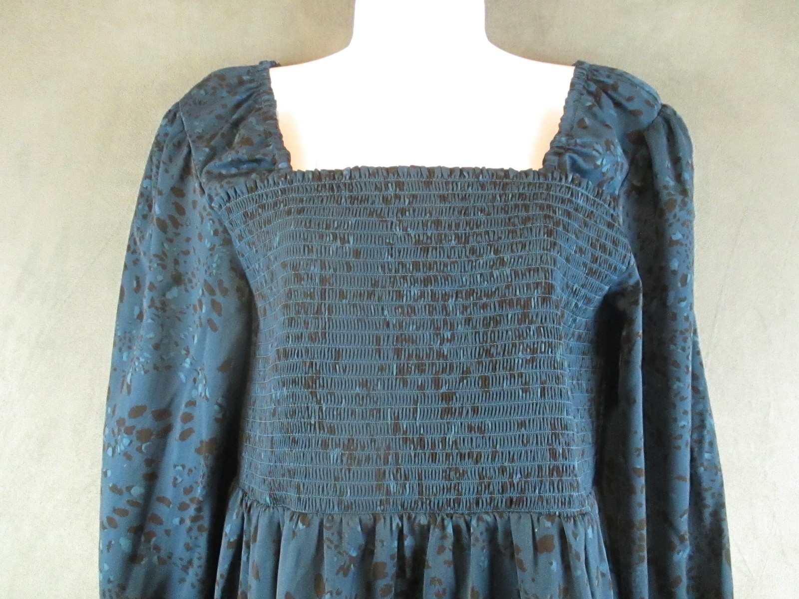 Ingrid & Isabel Top Womens Maternity Large Long Sleeve Smocked Babydoll