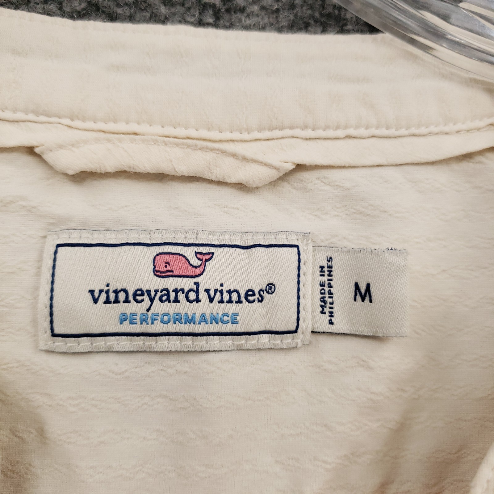 Vineyard Vines Performance V Neck Blouse Womens Medium Beige Textured Stretch