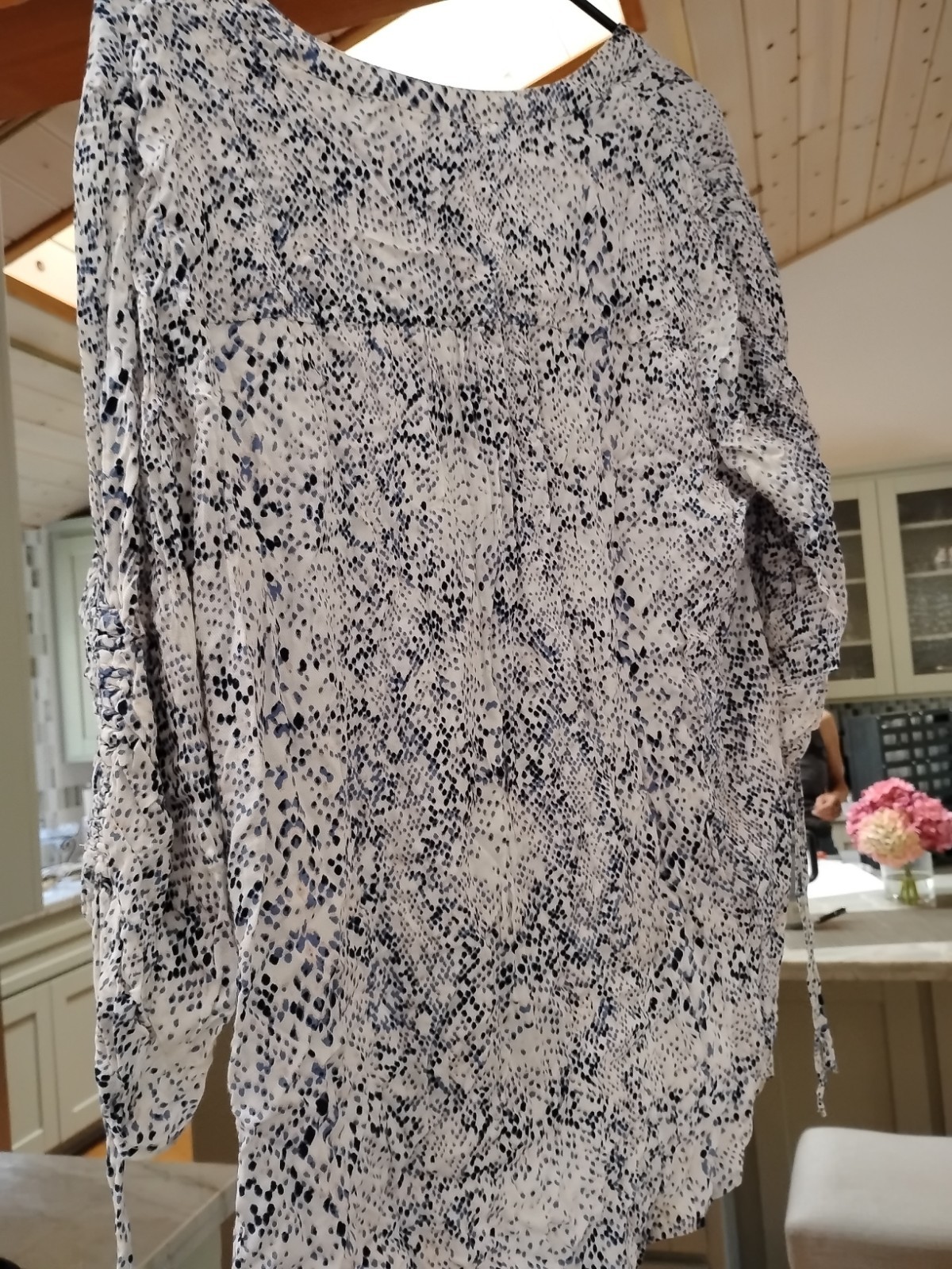 Westport Women’s 2X Sleeveless Top Tank Blue/White, Stretch, V-Neck, Crisscross