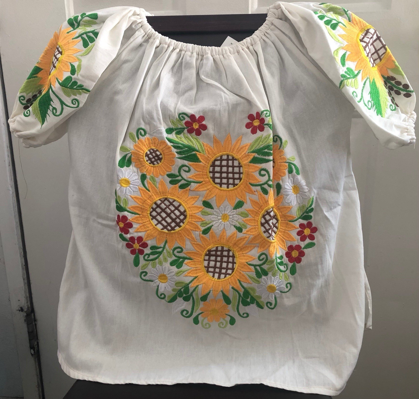 Mexican embroidered shirt off the shoulder Blusa bordada mexicana SKU1300
