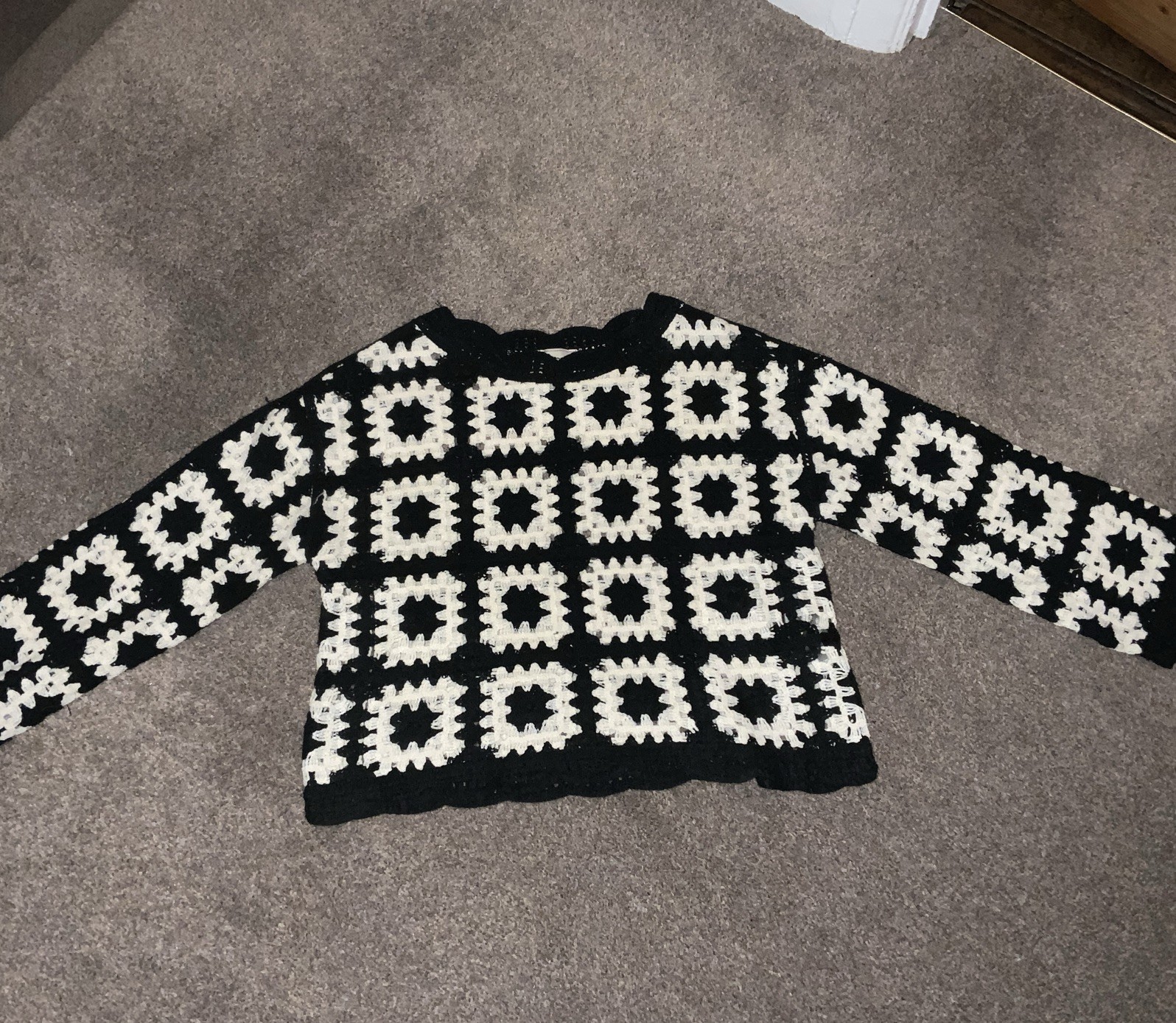 Ladies Black & White Crochet Sioni Top Size UK XS Beach Cover Up