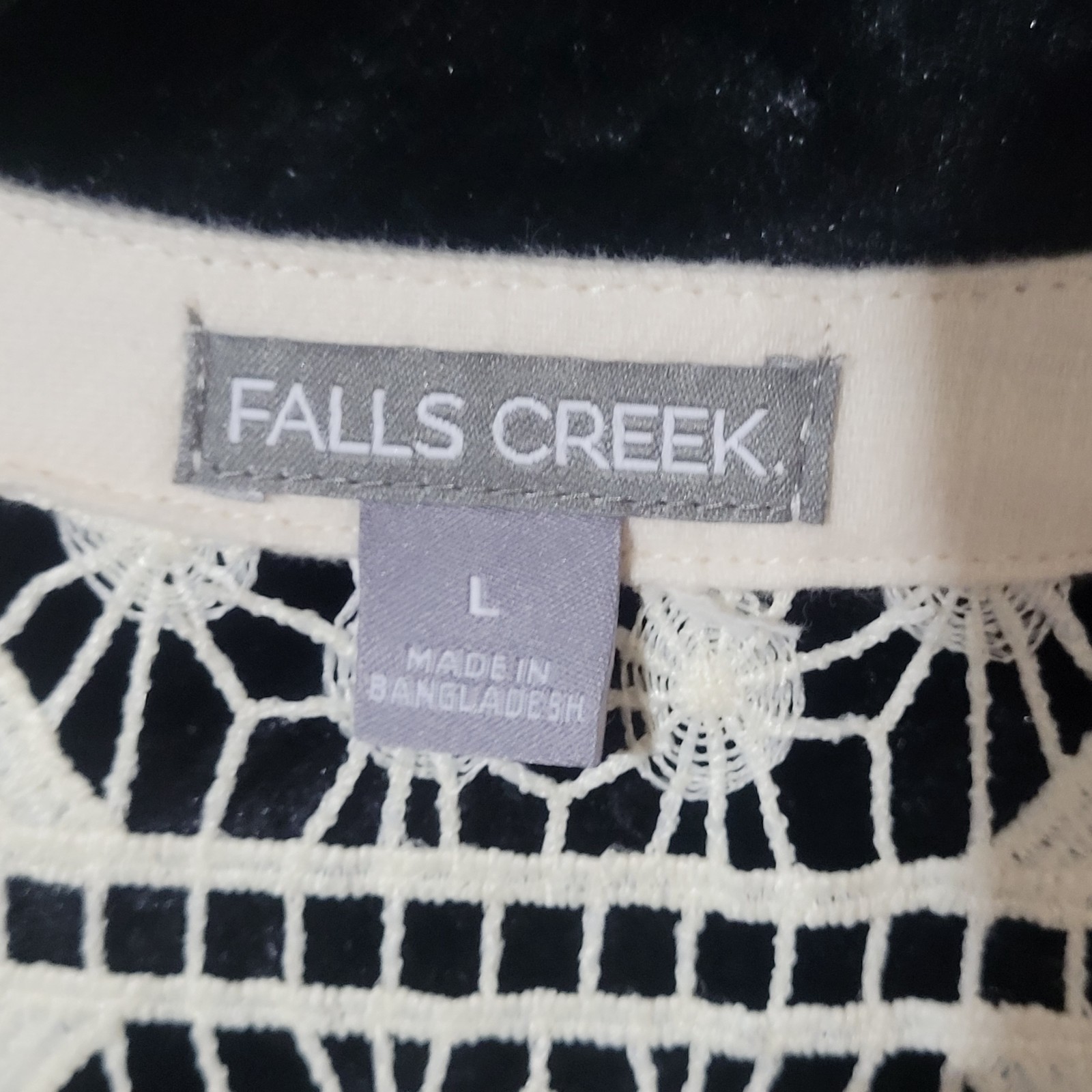 Falls Creek Size Large Lace Shoulder Blouse w/ Curved Drop Hem NWT