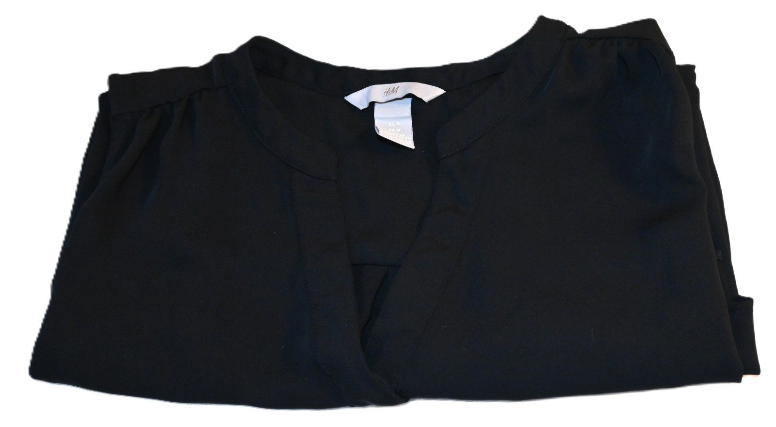 H & M women’s M, A05 Black Sleeveless V-Neckline Blouse, Split Neckline