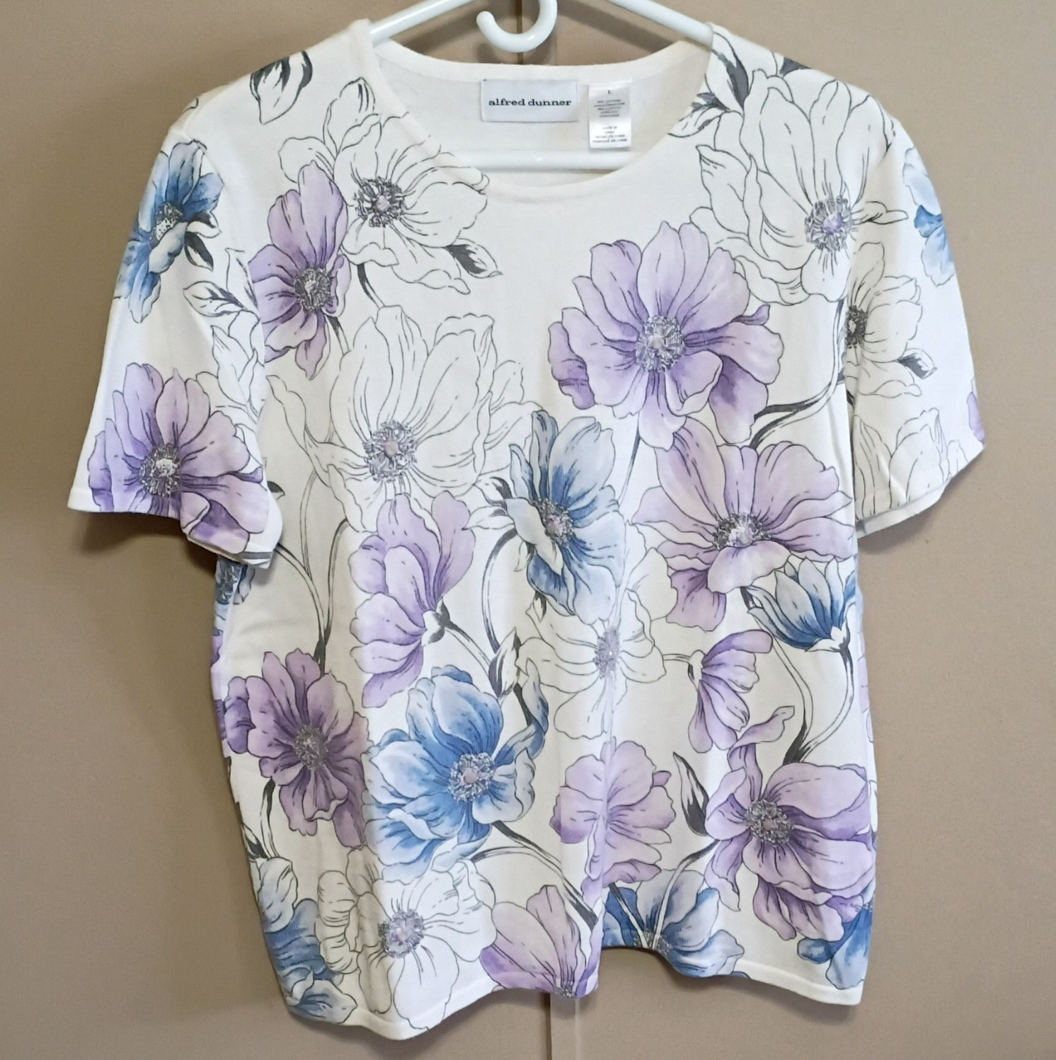 Alfred Dunner Floral White/Purple/Blue Crew Neck Top With Rhinestone Sz L
