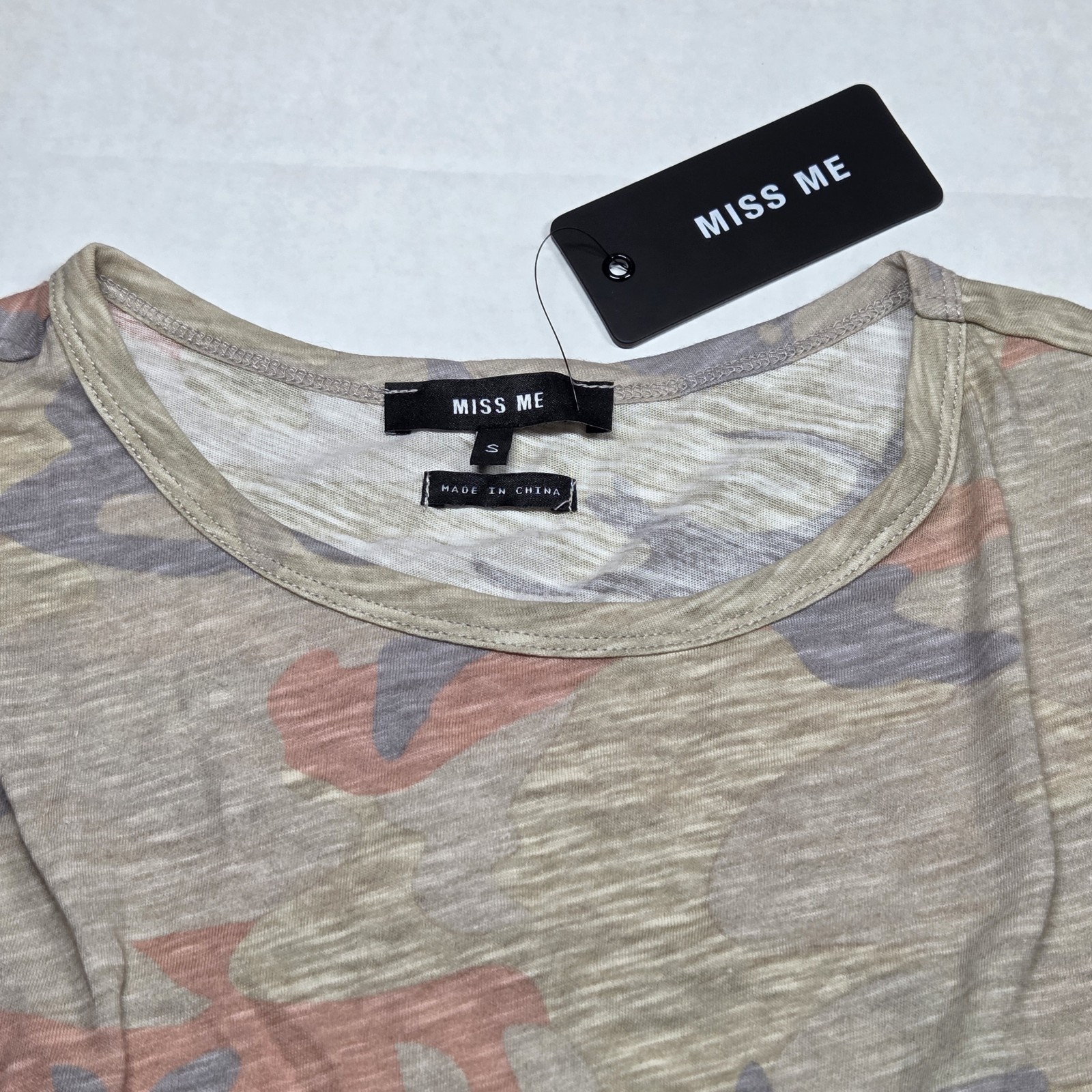 Miss Me Camo Pink Round Neck Short Sleeve Tie Open Back Knit T-Shirt Small