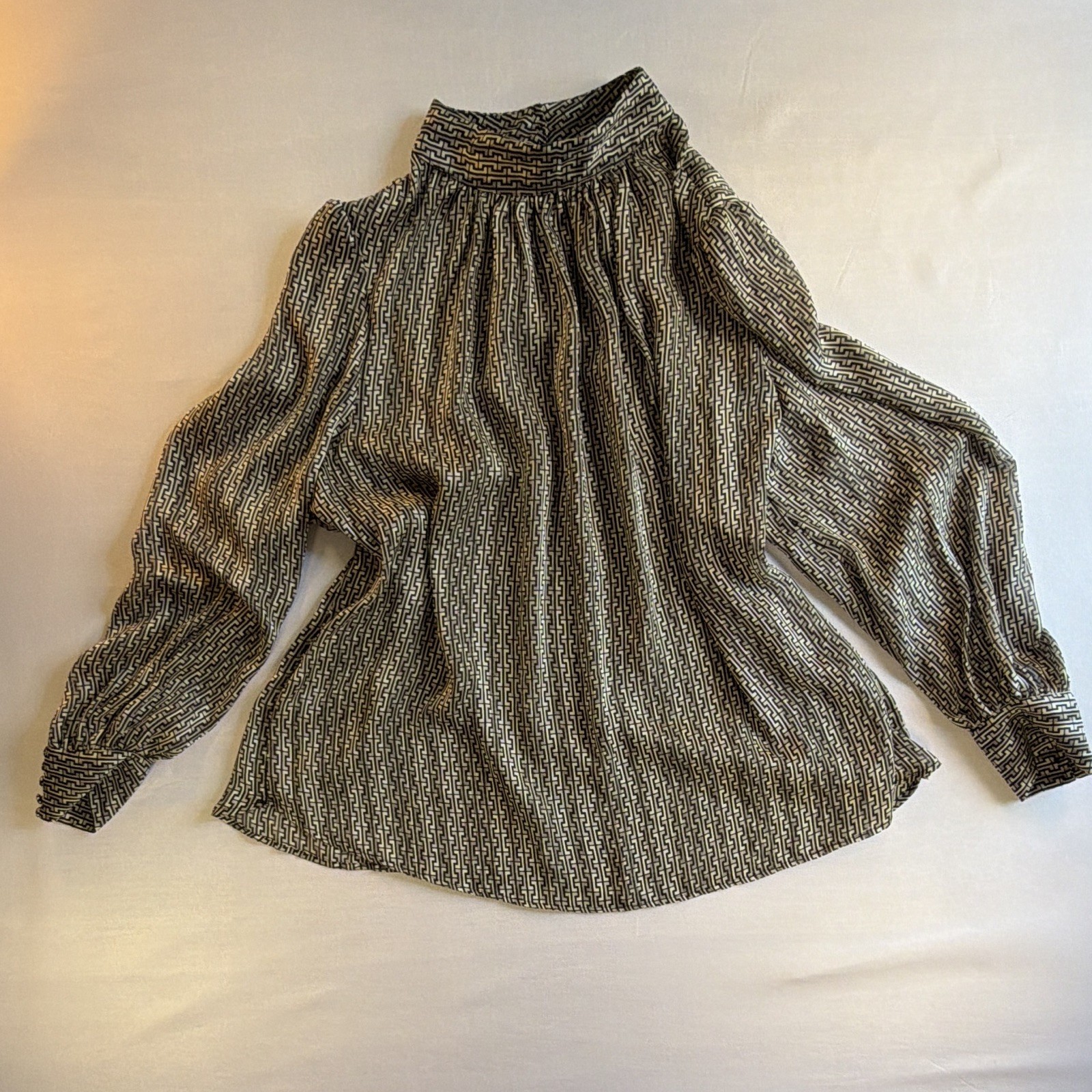 H&M Women’s Geometric Print High Neck Woven Puff Sleeve Blouse Black/White XL