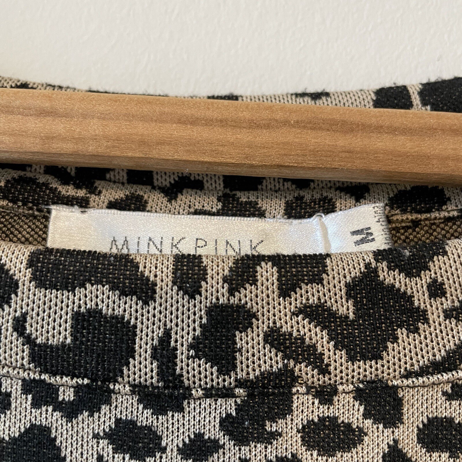 MinkPink Tunic Size Medium Animal Print Long Thin Sweater