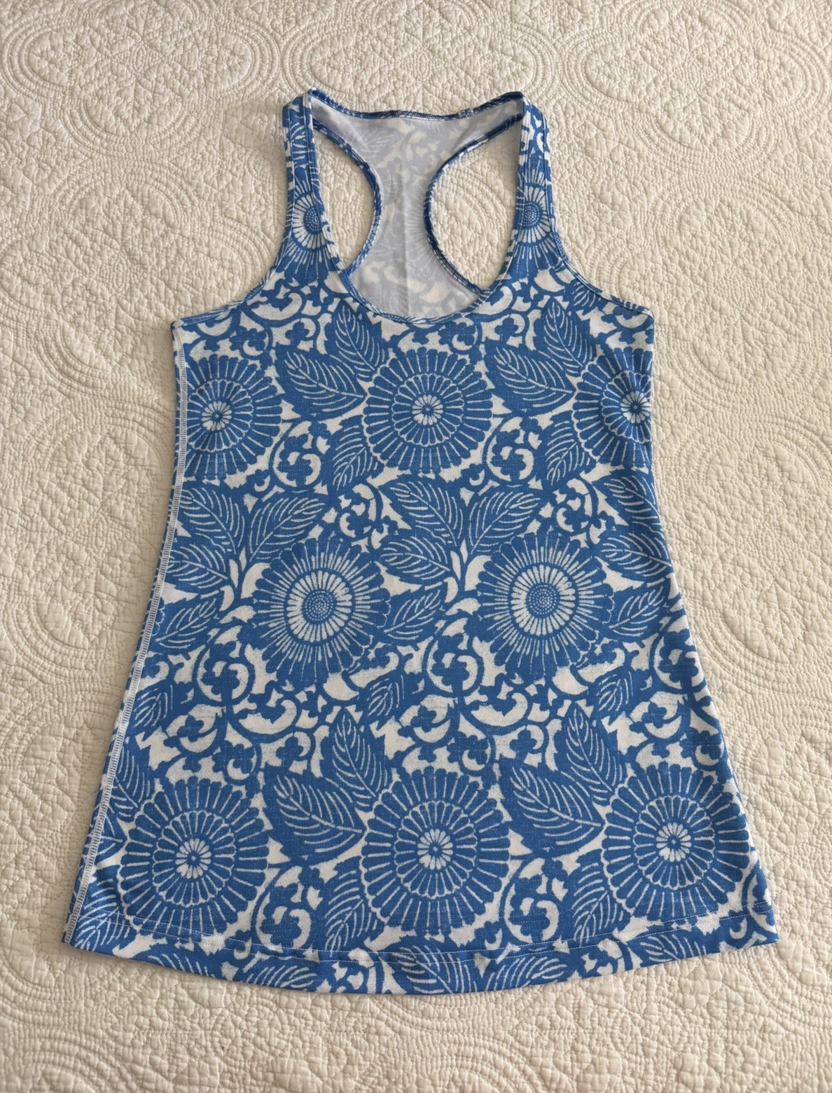 Retro Lululemon Womens Size 6 Blue White Floral Racerback Active Tank Top