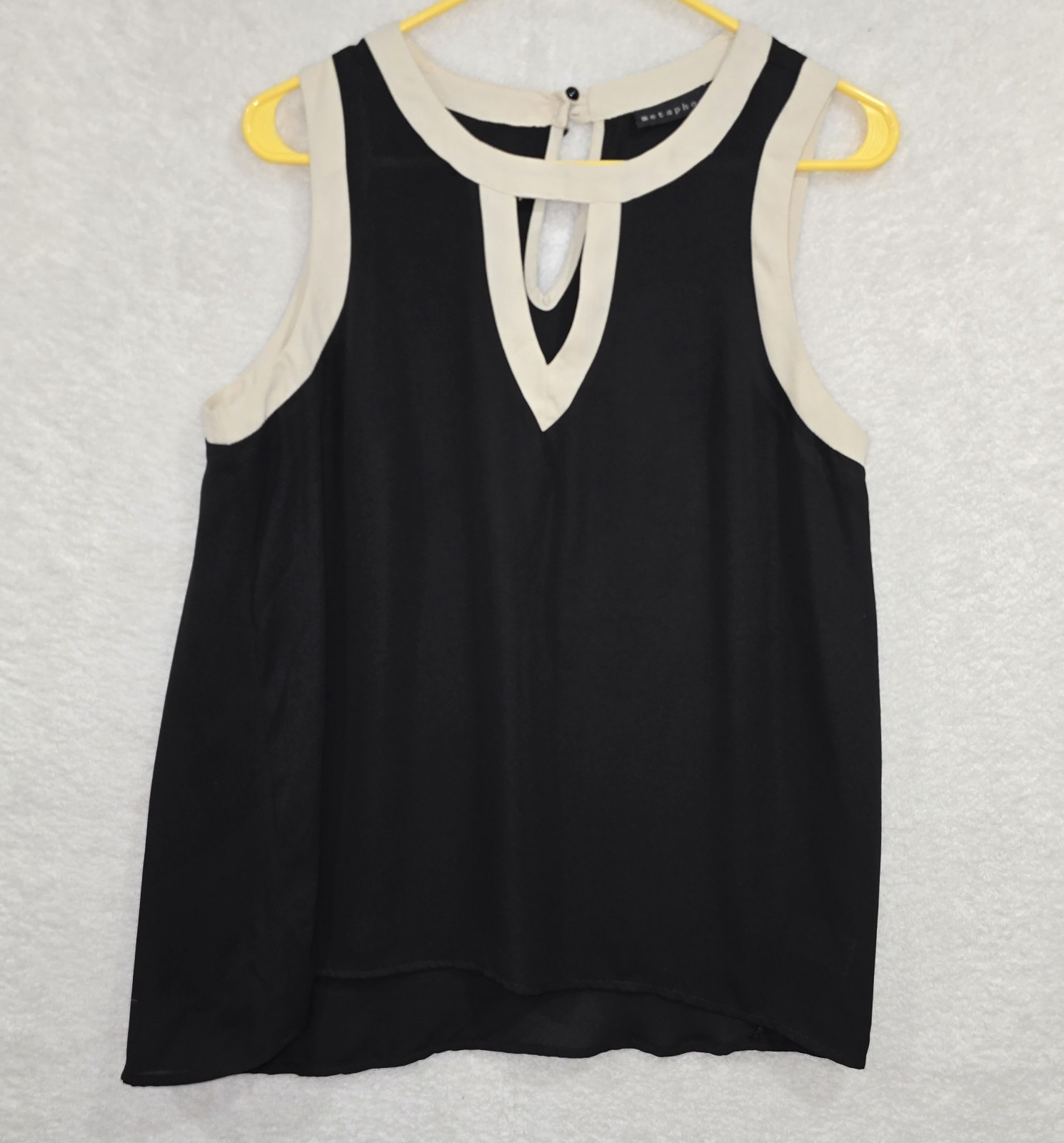 Metaphor Sleeveless Black Top with Beige Trim, Keyhole Neckline Size Large
