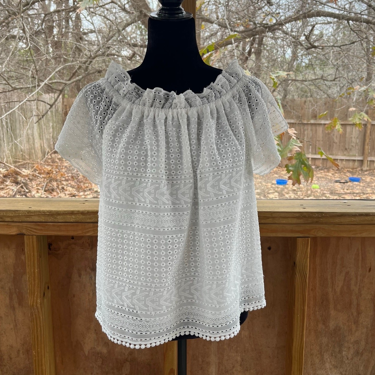 A Loves A Women’s White Eyelet Short Sleeve Top Size M