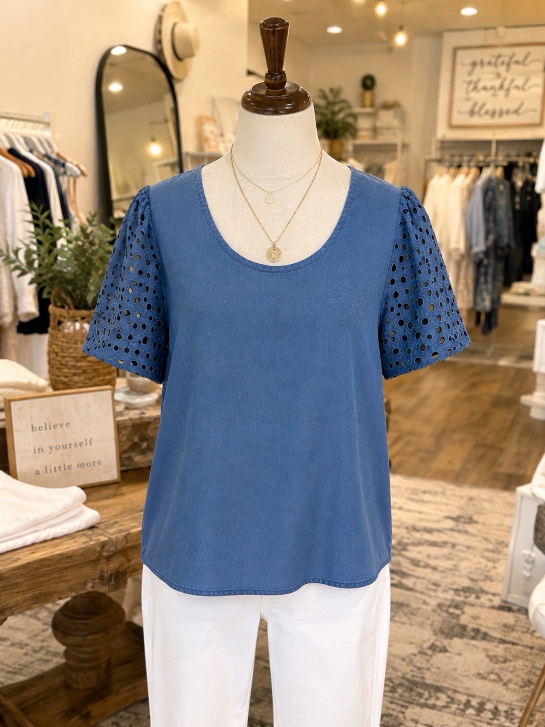 Marissa Olivia Women’s Blue Solid Scoop Neck Eyelet Pullover Blouse Size L