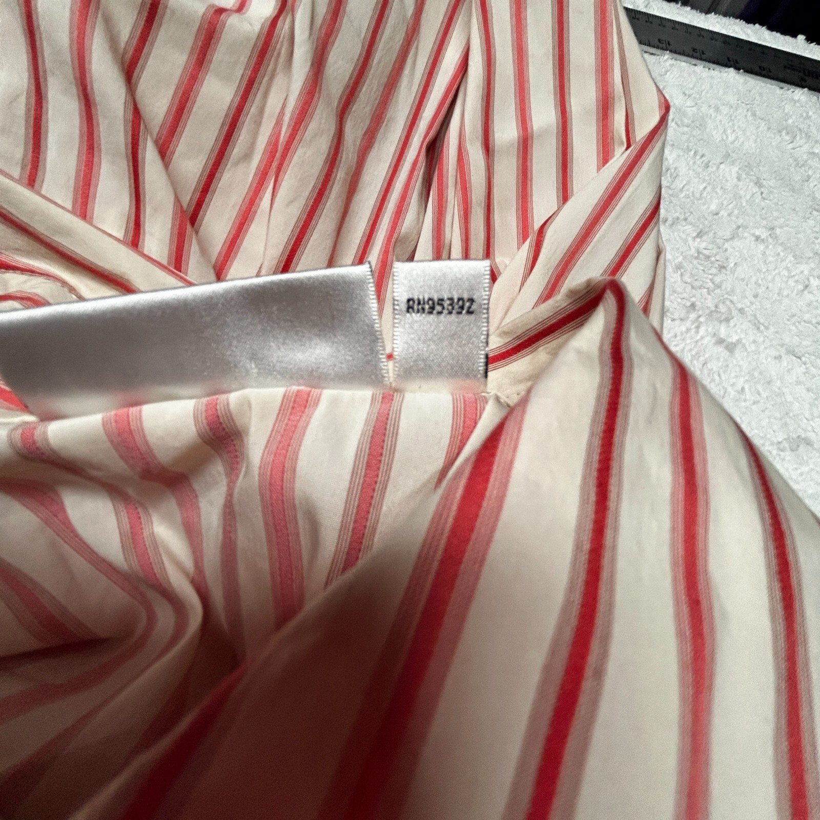 Farinaz Taghavi Women’s Button Up Striped Shirt Top Size 8 Red Ivory Long Sleeve