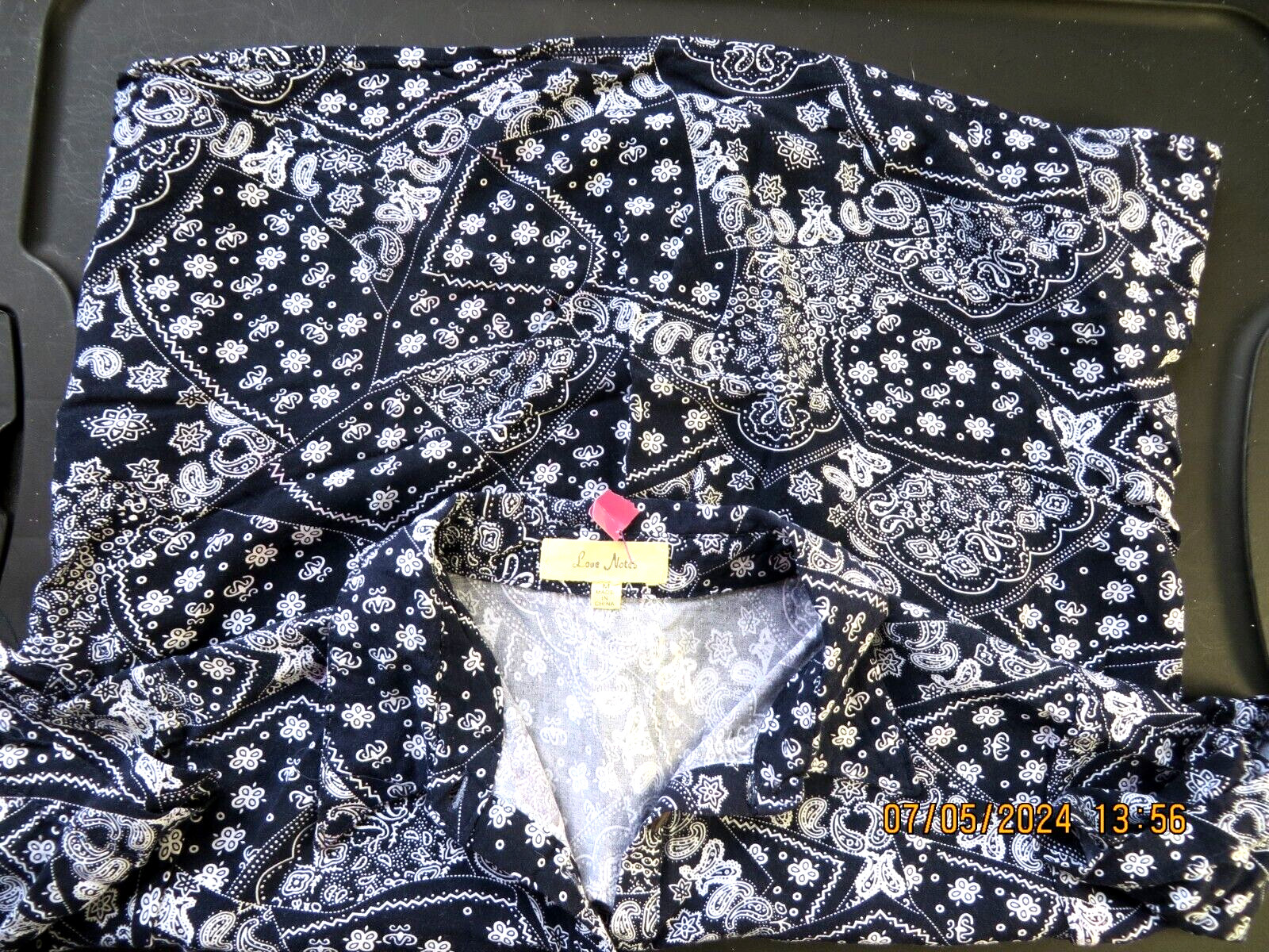 LOVE NOTES SZ M 100% Rayon Navy Blue Buttoned Blouse Cropped Short Top Shirt