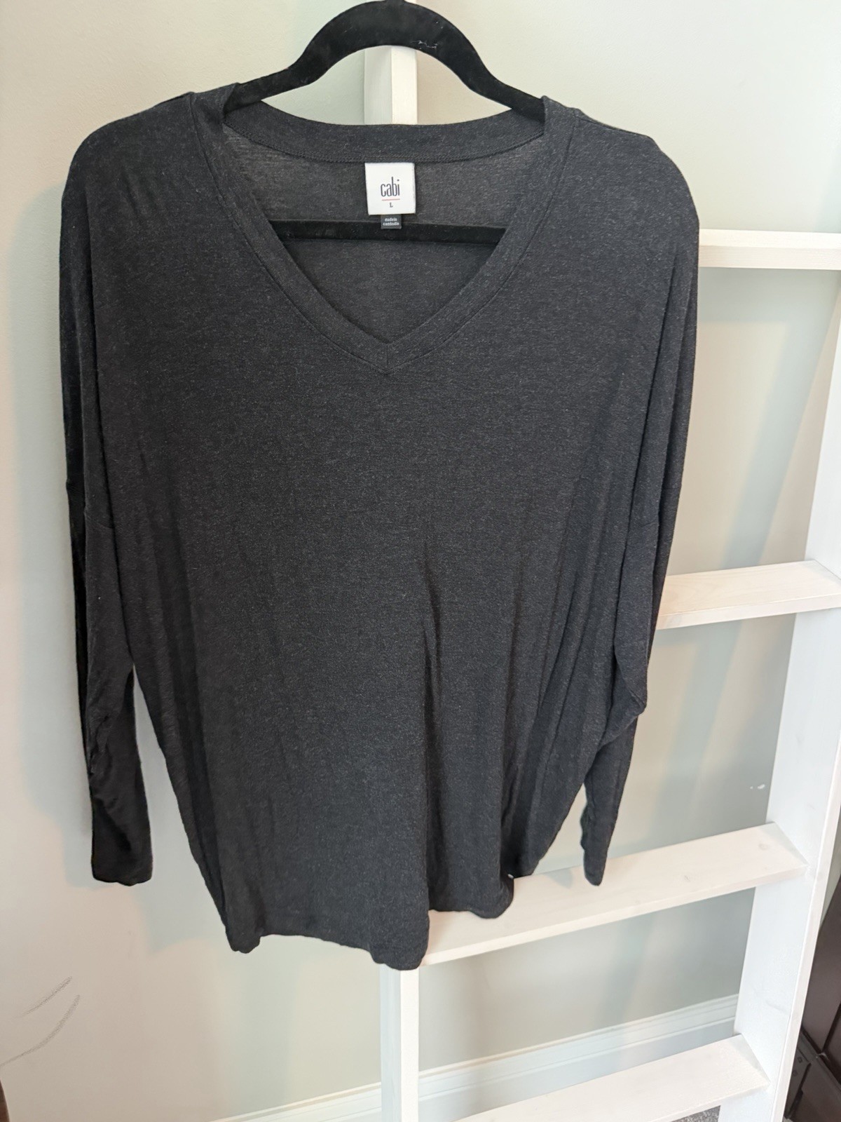CAbi Women’s Gray Solid V-Neck Long Sleeve Knit Stretch Pullover Top Size L