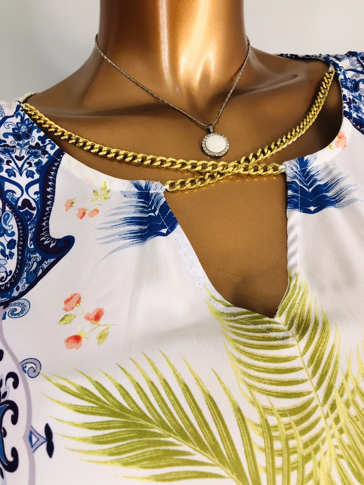 Bold Elements M Top Floral Multi Print Golden Chain Blouse 3/4 Bell Slvs Low Cut