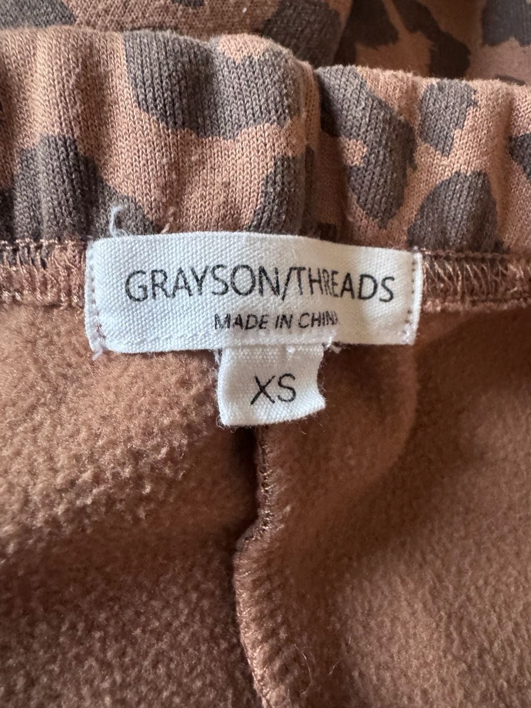 Grayson Threads Size XS Women’s Leopard Print Two-Piece Loungewear Set