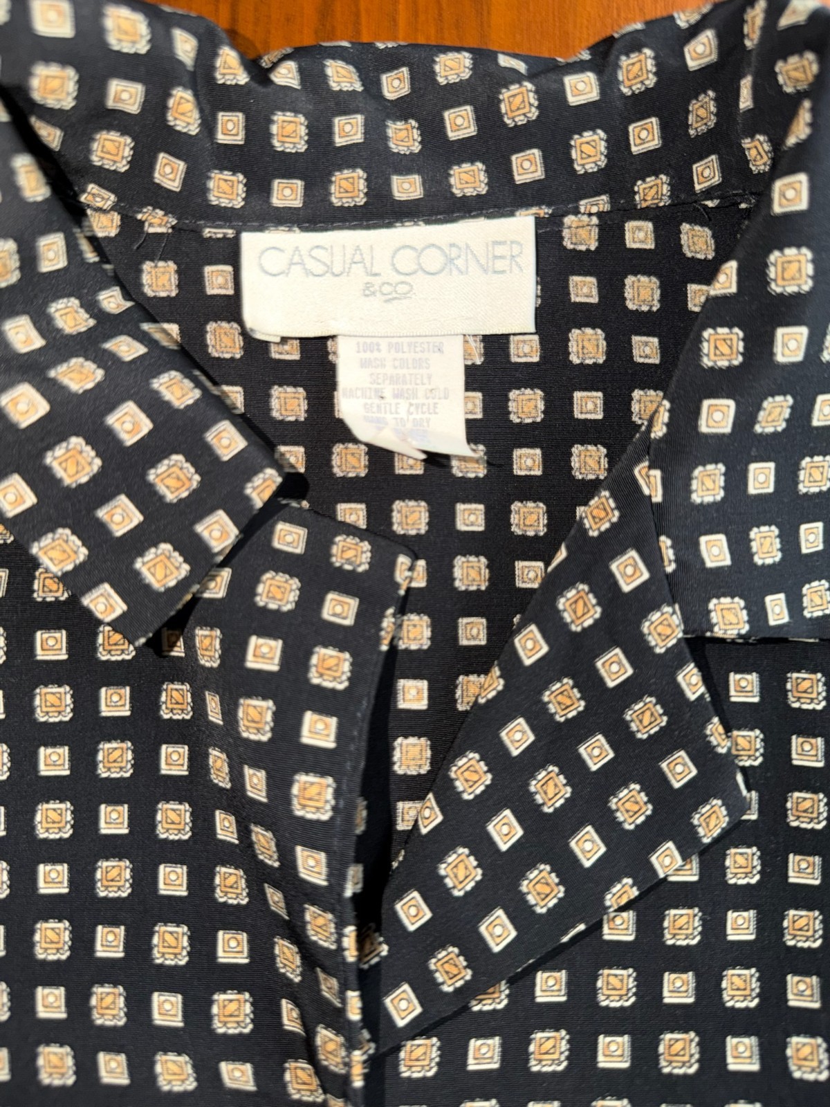 Vintage Casual Corner & Co. Women’s Medallion Print Button-Up Blouse – Size 10