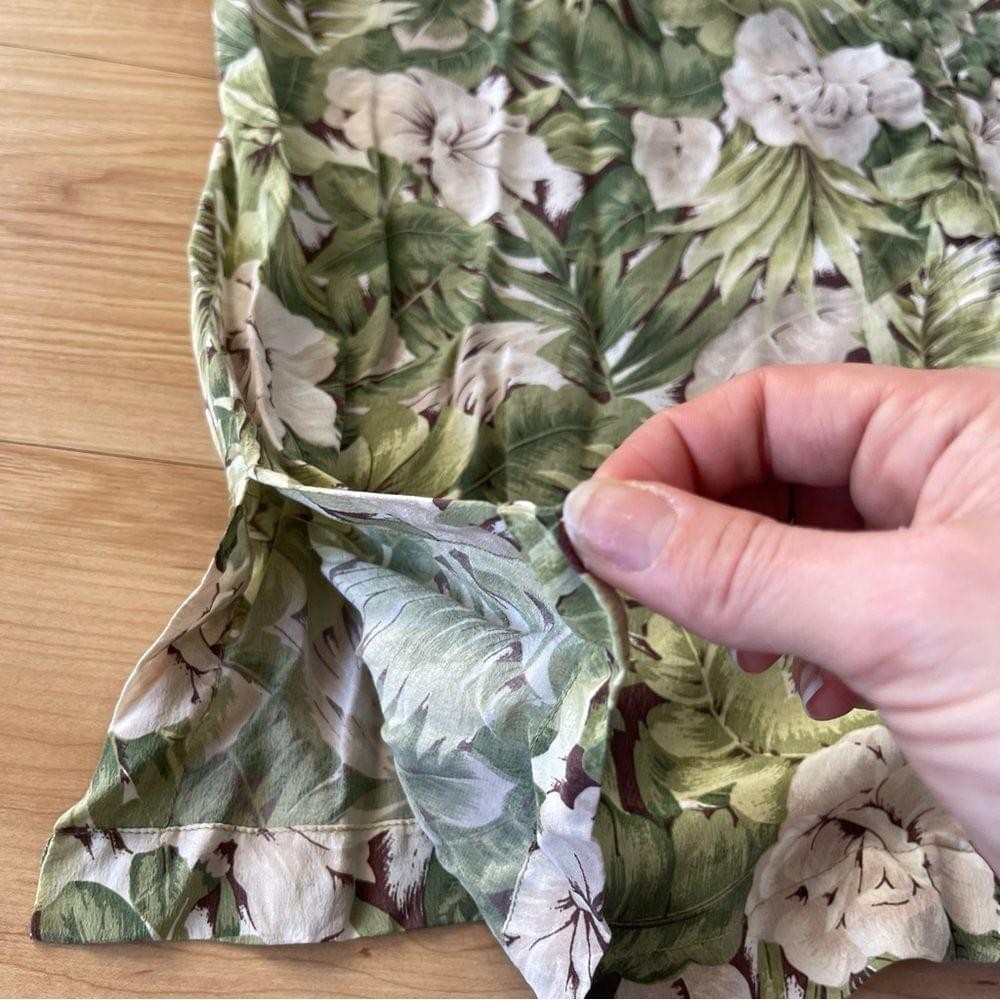 Quo Vintage Size 1X 100% Silk Floral Hawaiian Themed Button Front Shirt Vacation