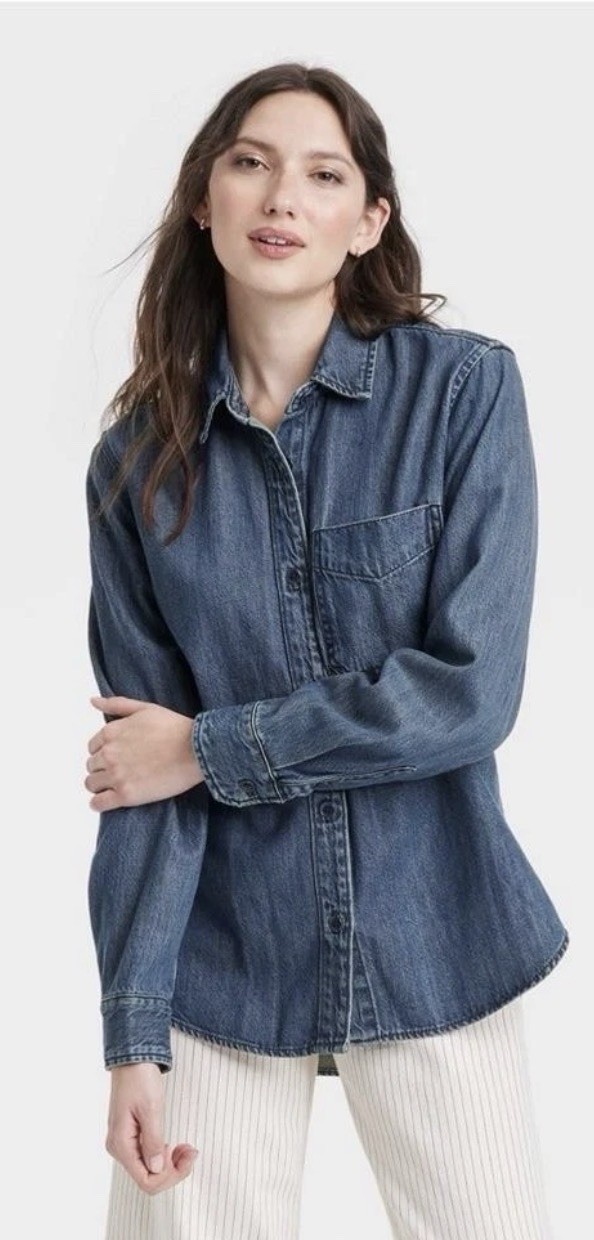 Universal Thread Women Relaxed Fit Denim Button-Down Shirt Large NWT