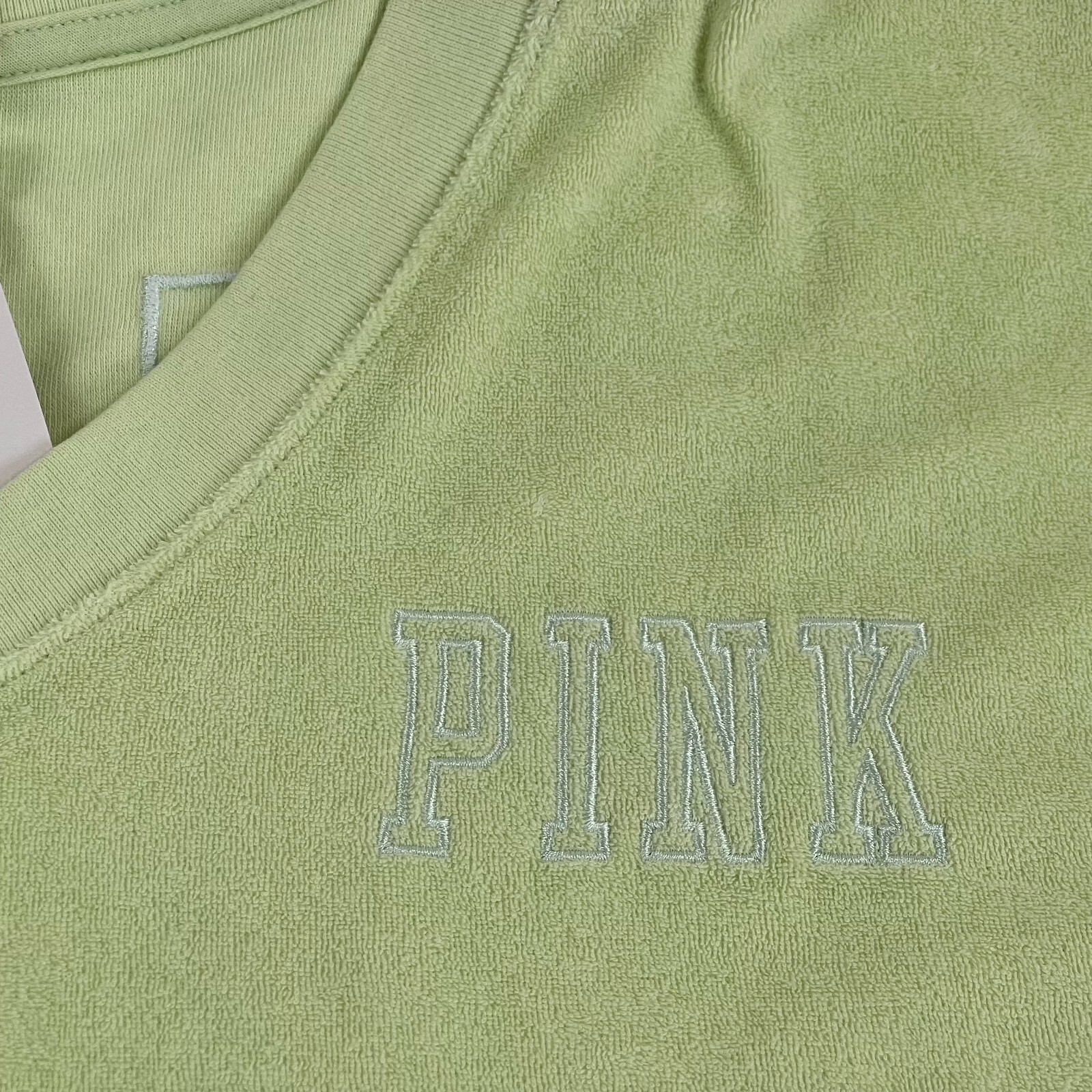 Victoria’s Secret PINK Long Sleeve V-Neck Sleepwear T-Shirt Green Size M NWT