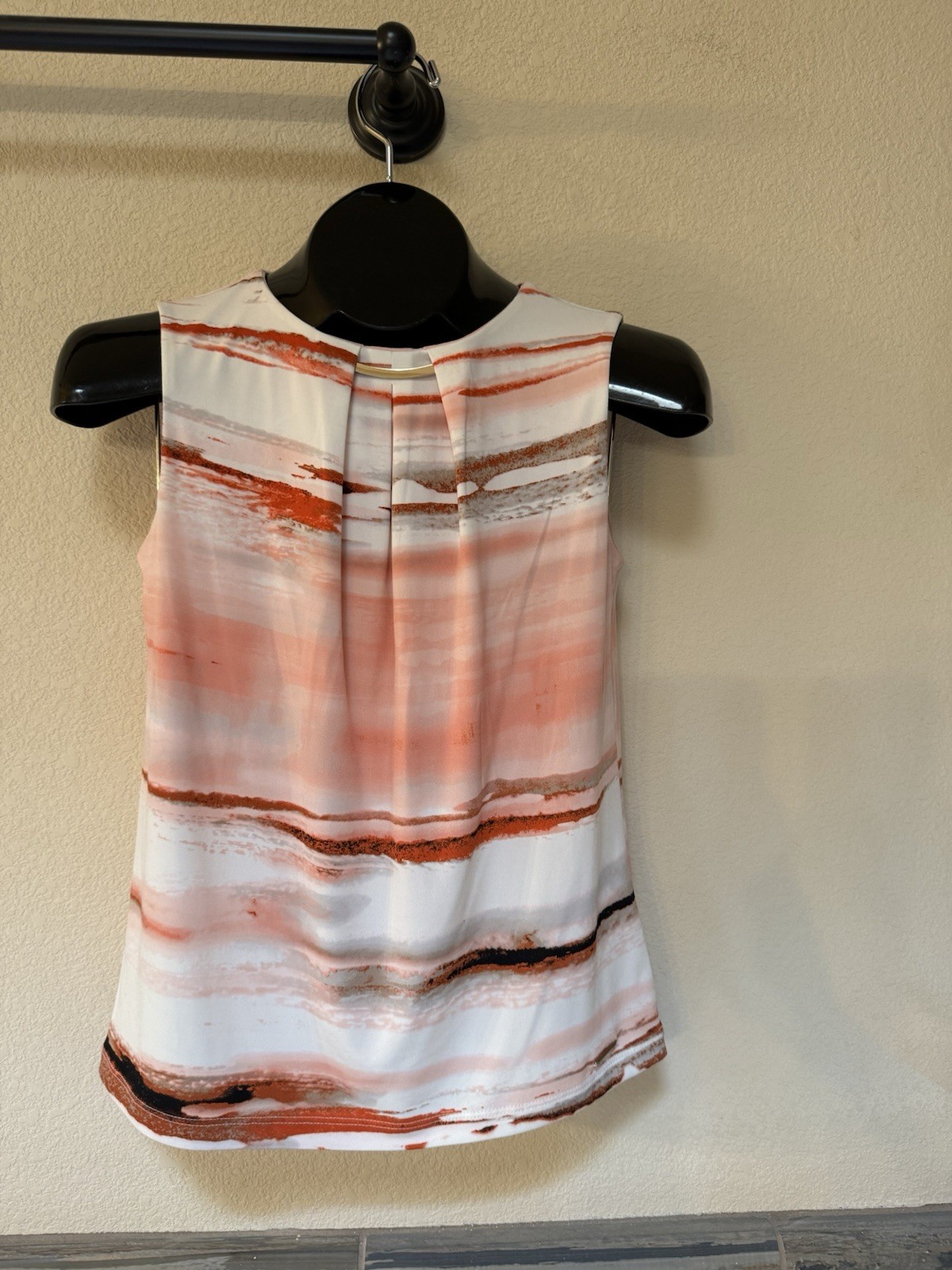Calvin Klein Petite Women’s Sleeveless Blouse Sz PXS Orange White Pleat Metal