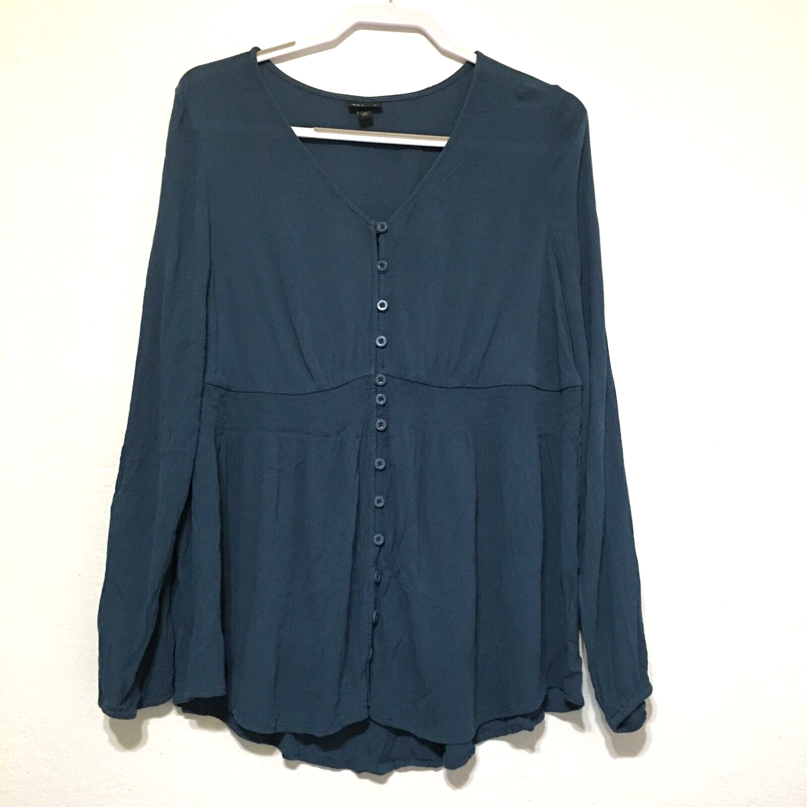 Torrid Babydoll Top Size 2 2X Blue Crinkle Gauze Smocked Waist Button Loop Boho