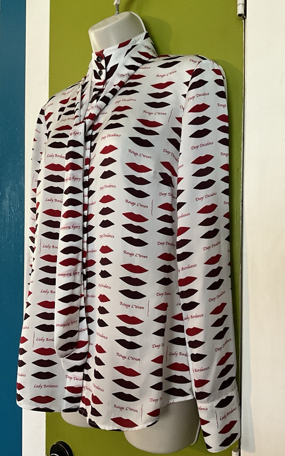 Banana Republic L’Wren Scott Blouse Women’s Sz4 Red Lips Lipstick Whimsical