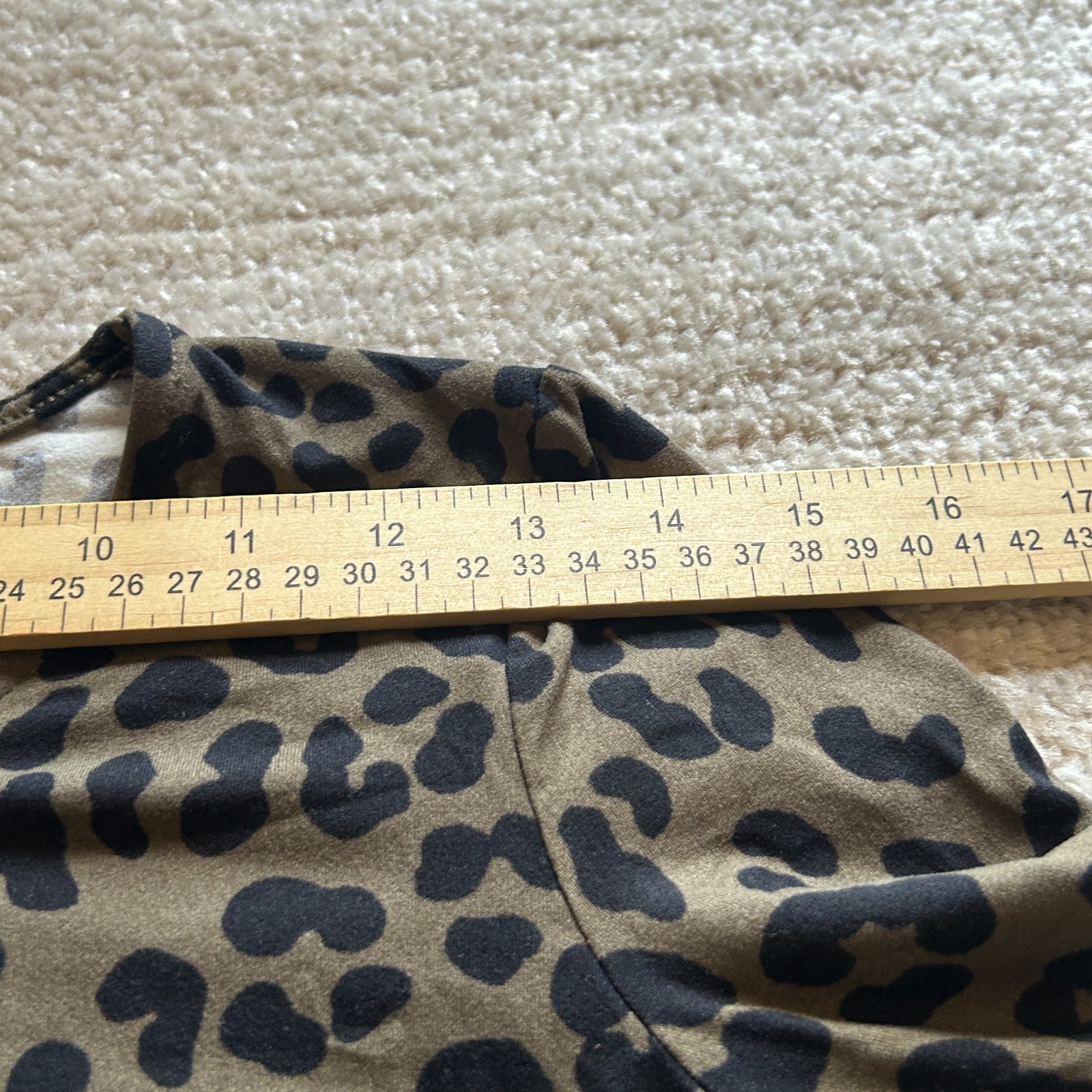 love, fire Women’s Olive Green Leopard Print Tunic Size Small
