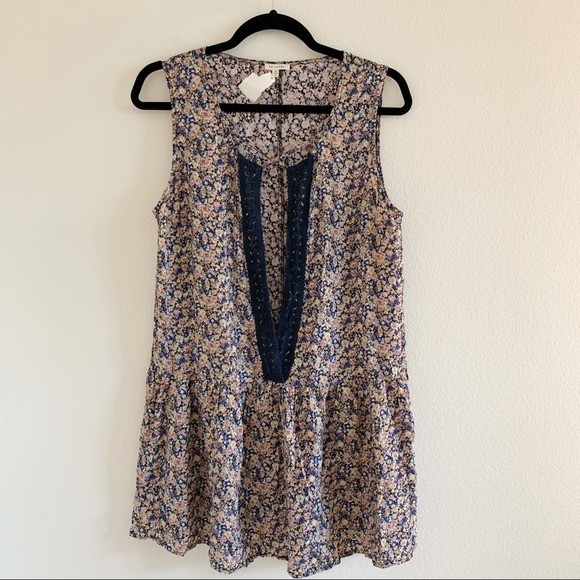 En Creme Flower Day Navy Floral Crochet Lace Trim Sleeveless Blouse NWT M
