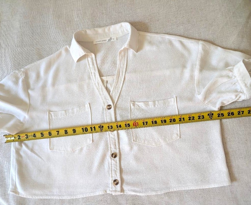 Altar’d State Linen Blend Camp Shirt Short Sleeve 4-Button-Front Collared V-neck