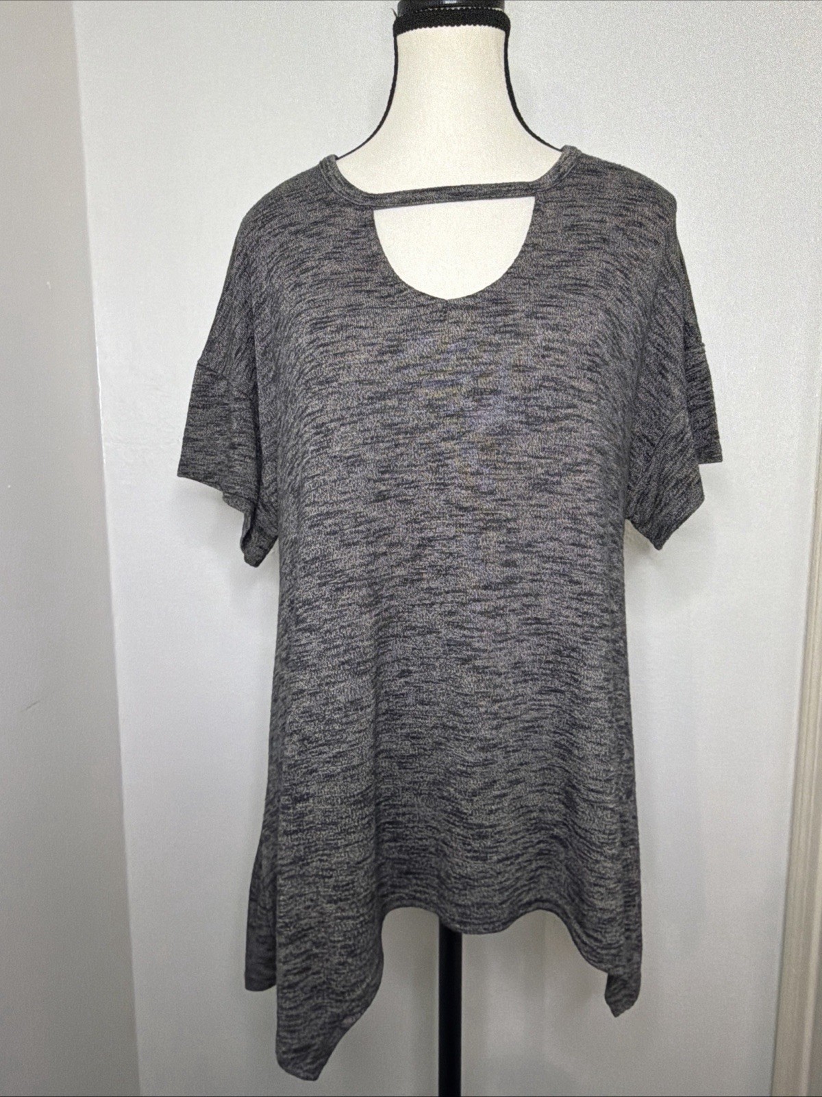 Juicy Couture Grey Heathered Cutout Short-Sleeve Top size M