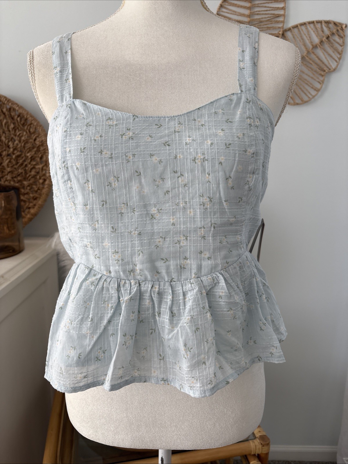 Celebrity Pink Tank Top Crop Shirt Sleeveless Blouse Blue Floral Ruffle Large L