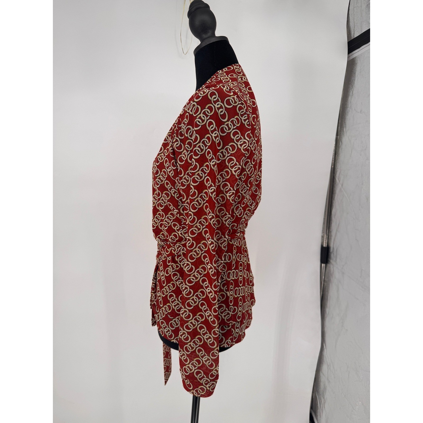 Cabi Chain Link Wrap Top Womens Small Red Excellent Long Sleeve Tie Waist 3951