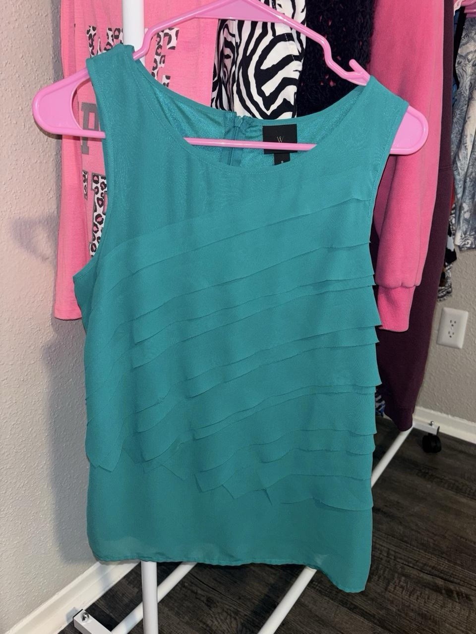 Worthington teal blouse with ruffled layers, Size small Has zipper in the back