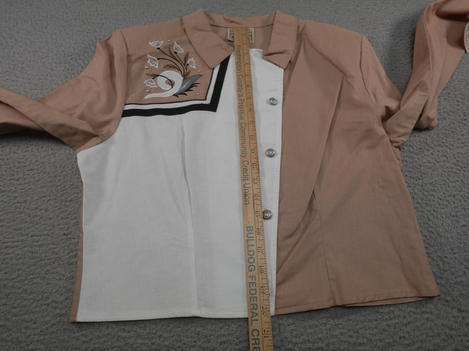 Vintage Western Shirt Womens Medium Beige Horse Show Embroidered Flowers Rodeo