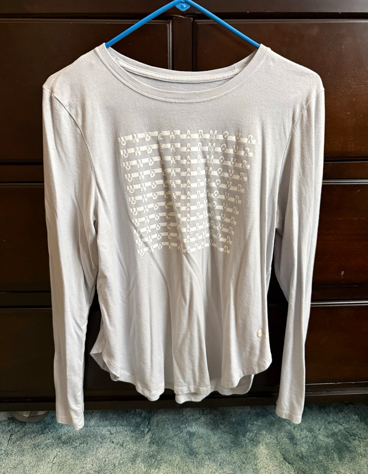 Under Armour Women’s Gray Long Sleeve Crew Neck Logo Pullover T-Shirt Size L