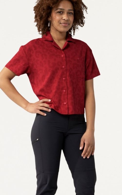 Wild Rye Lil’ Party Cycling Shirt Women’s NWT Size Small Color Garnet Meow