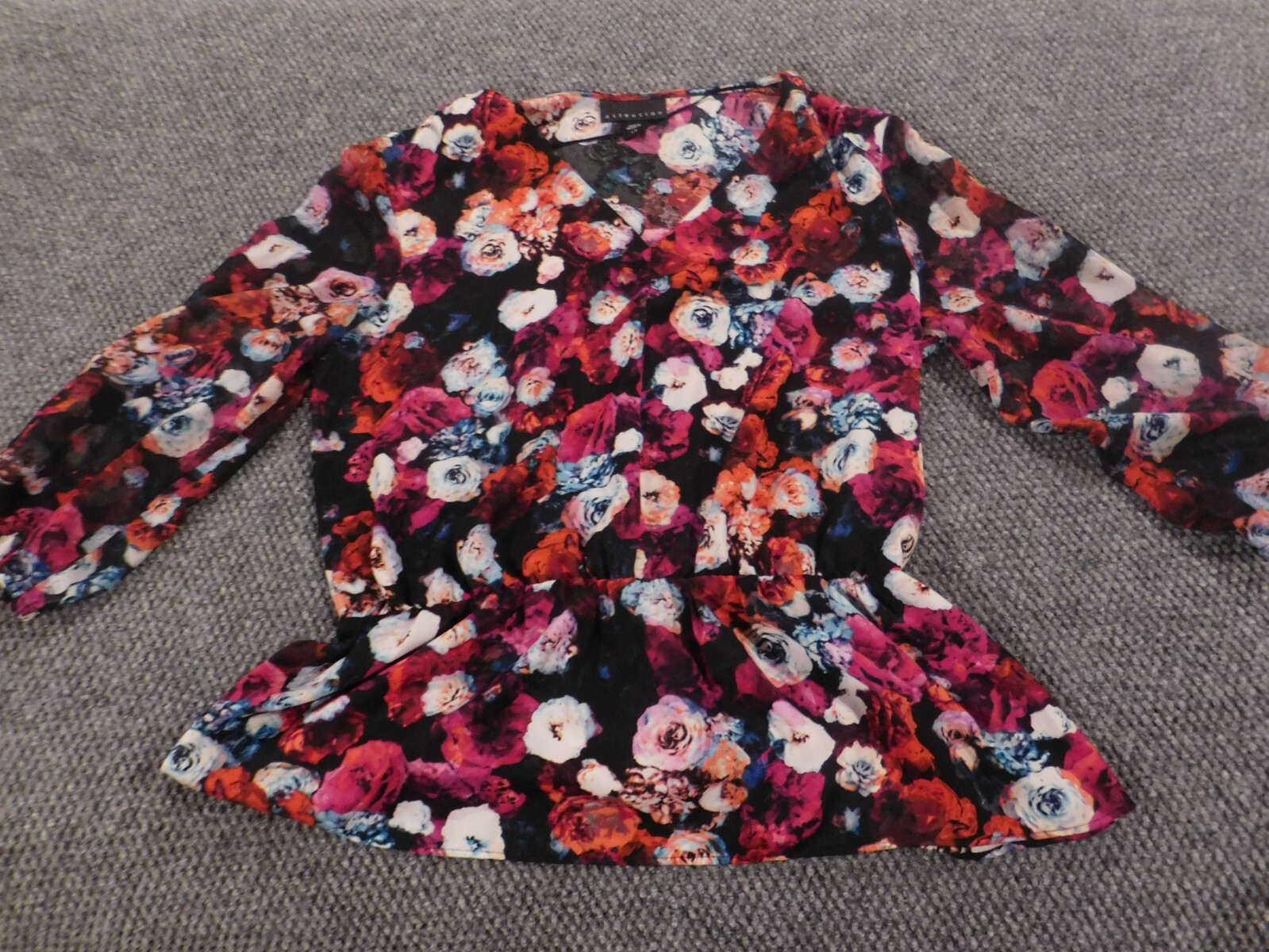 Attention Womens Blouse Large Red floral pullover shirt