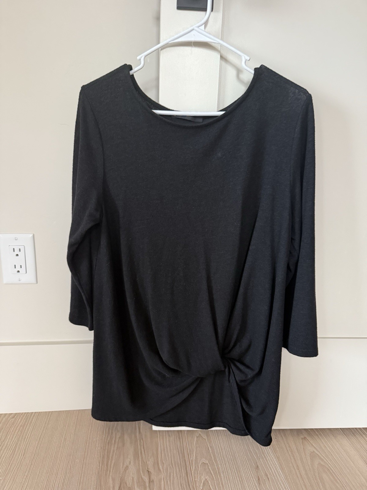 Gibson Black 3/4 Long Sleeve Twist Top Women’s size medium